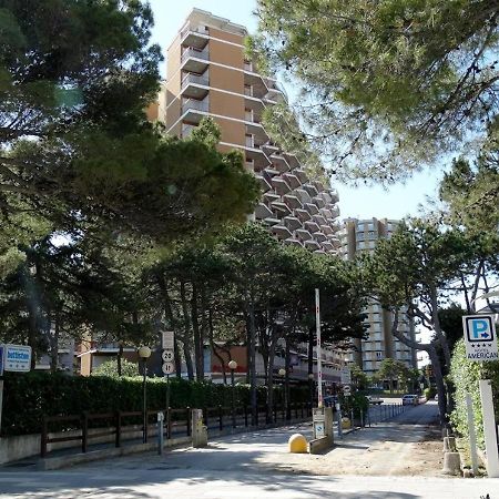 Ferienwohnung Splendido Attico, Piscina E Vista Mare Lignano Sabbiadoro Exterior foto