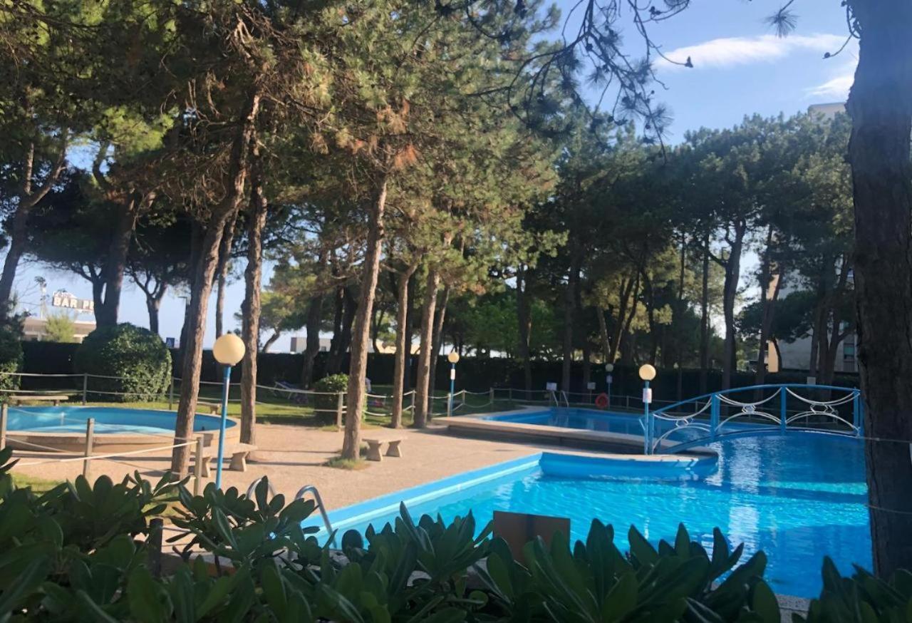 Ferienwohnung Splendido Attico, Piscina E Vista Mare Lignano Sabbiadoro Exterior foto